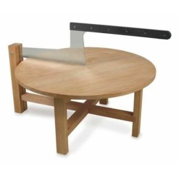 Découpe meule d'emmental en bois